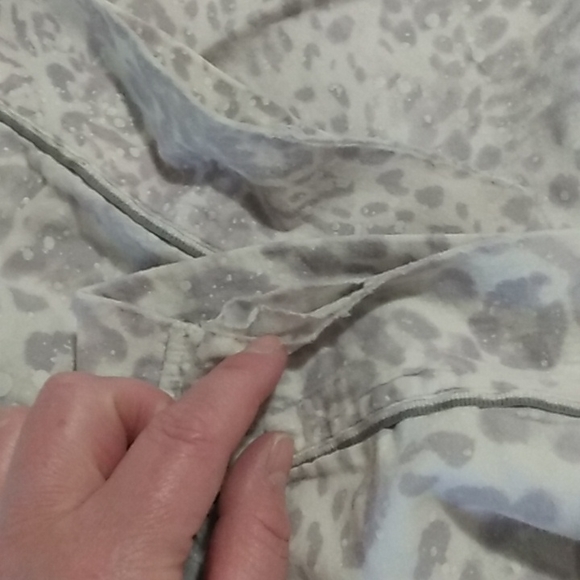 VS purple leopard pajamas - Picture 5 of 12